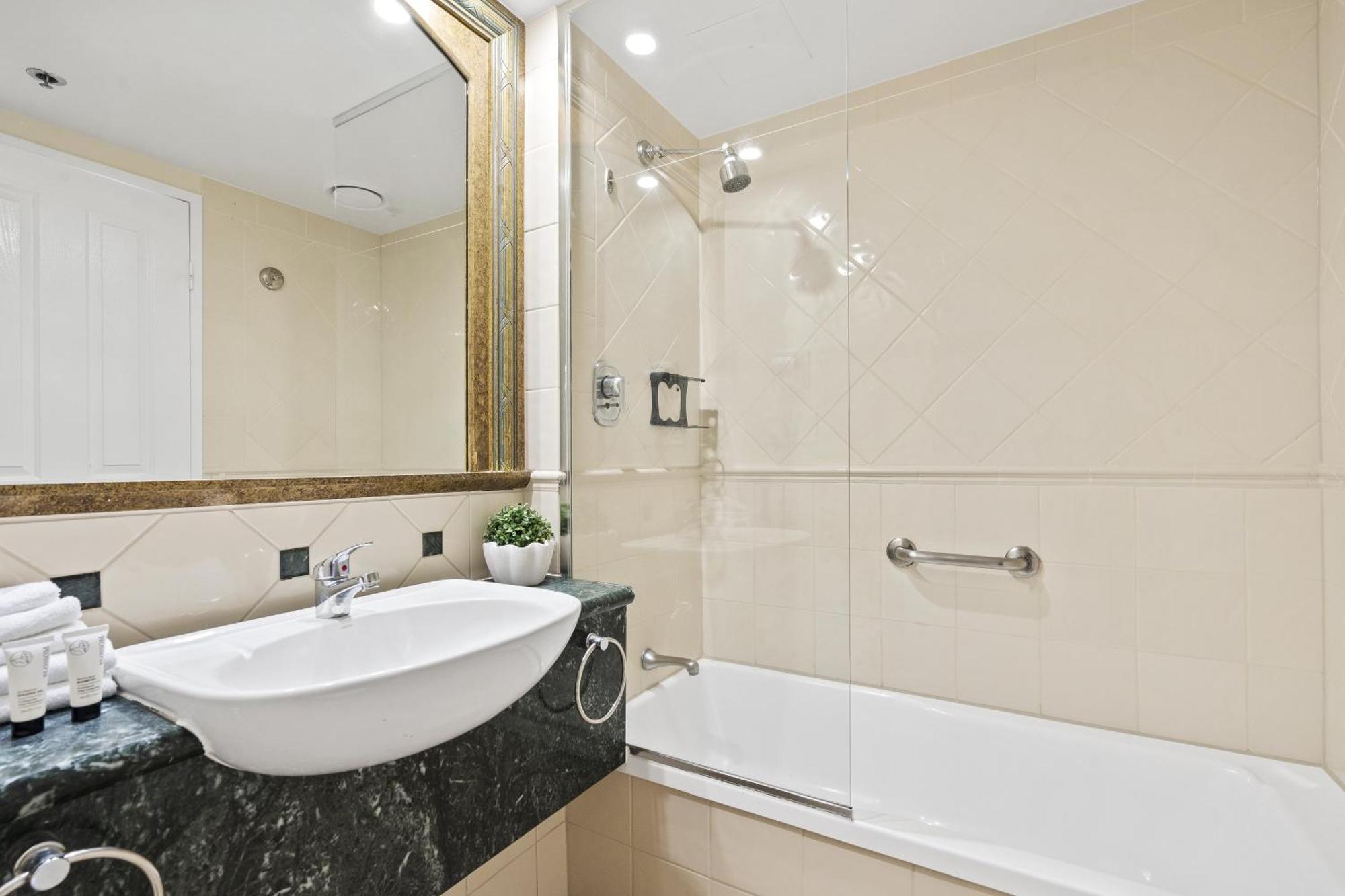 Legends Apartments - Qstay 黄金海岸 外观 照片